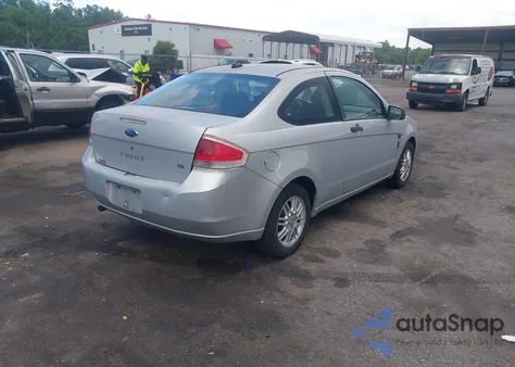 2008 Ford Focus Se/Ses z USA, uszkodzony, nr VIN 1FAHP33N58W121614